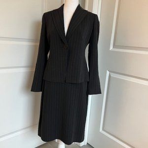 ANNE KLEIN GRAY PIN STRIPED SKIRT SUIT - SIZE 4P